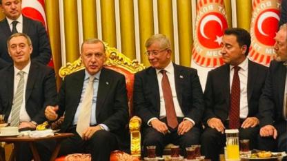 Gelecek Partisi'nden Erdoğan-Davutoğlu fotoğrafına açıklama: Görüntüler hayra yorulmalı