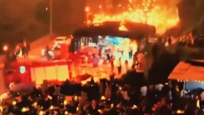 Gökyüzü şöleni kâbusa döndü, Alevler seyircilerin üzerine yağdı