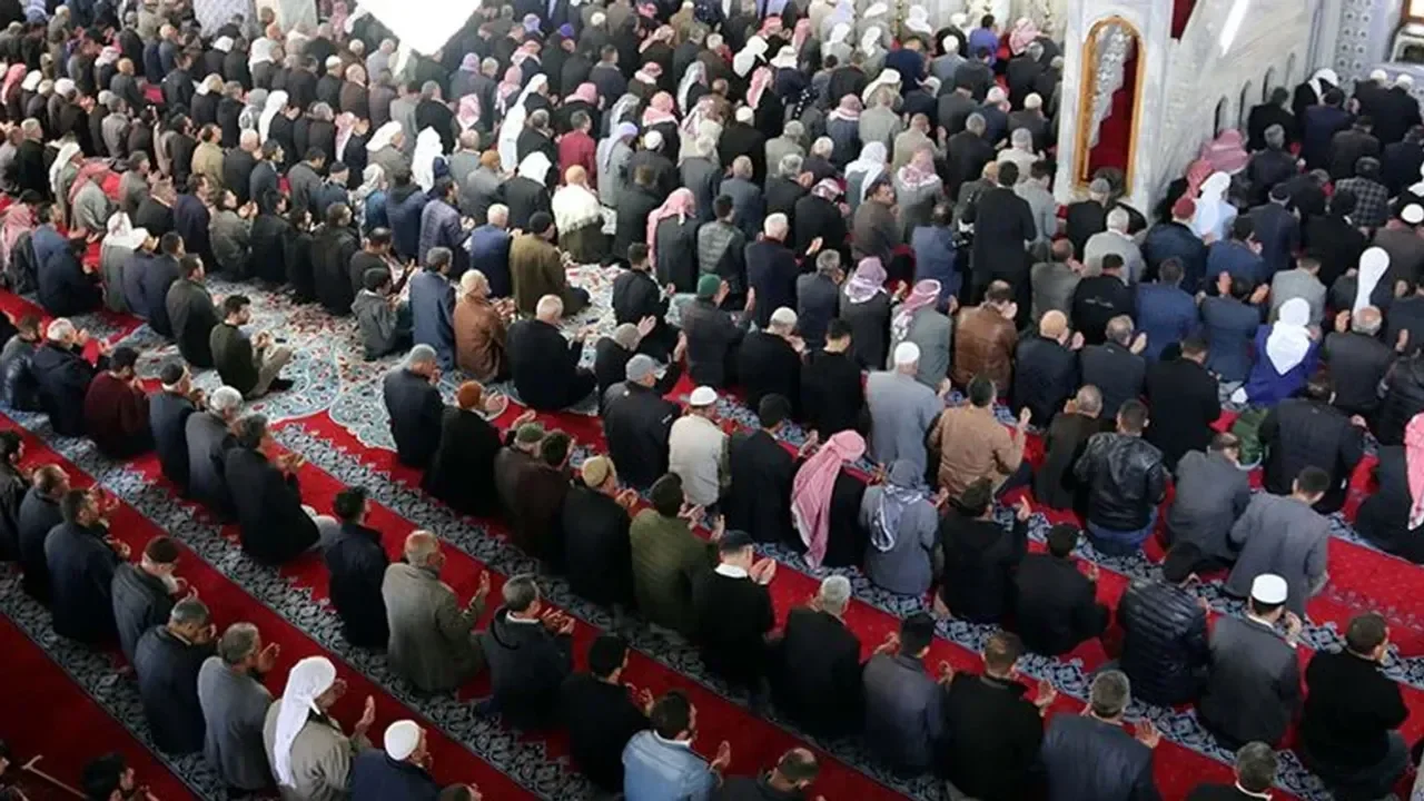 İstanbul İl Milli Eğitim Müdürlüğü'nden 'cuma namazı' talimatı: Din ve vicdan hürriyeti