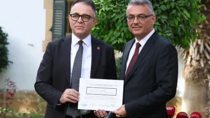 KKTC'de Tufan Erhürman mazbatasını aldı