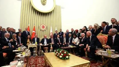 Meclis resepsiyonundaki fotoğraf gerginliği: Partilerden peş peşe açıklamalar geldi