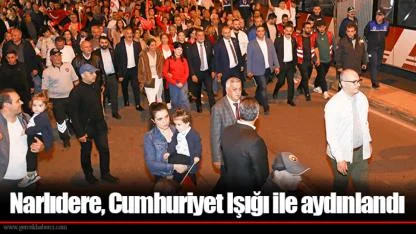 Narlıdere, Cumhuriyet Işığı ile aydınlandı
