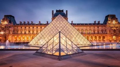 Paris’teki Louvre Müzesi'nde soygun: Napolyon'a ait mücevherler çalındı!