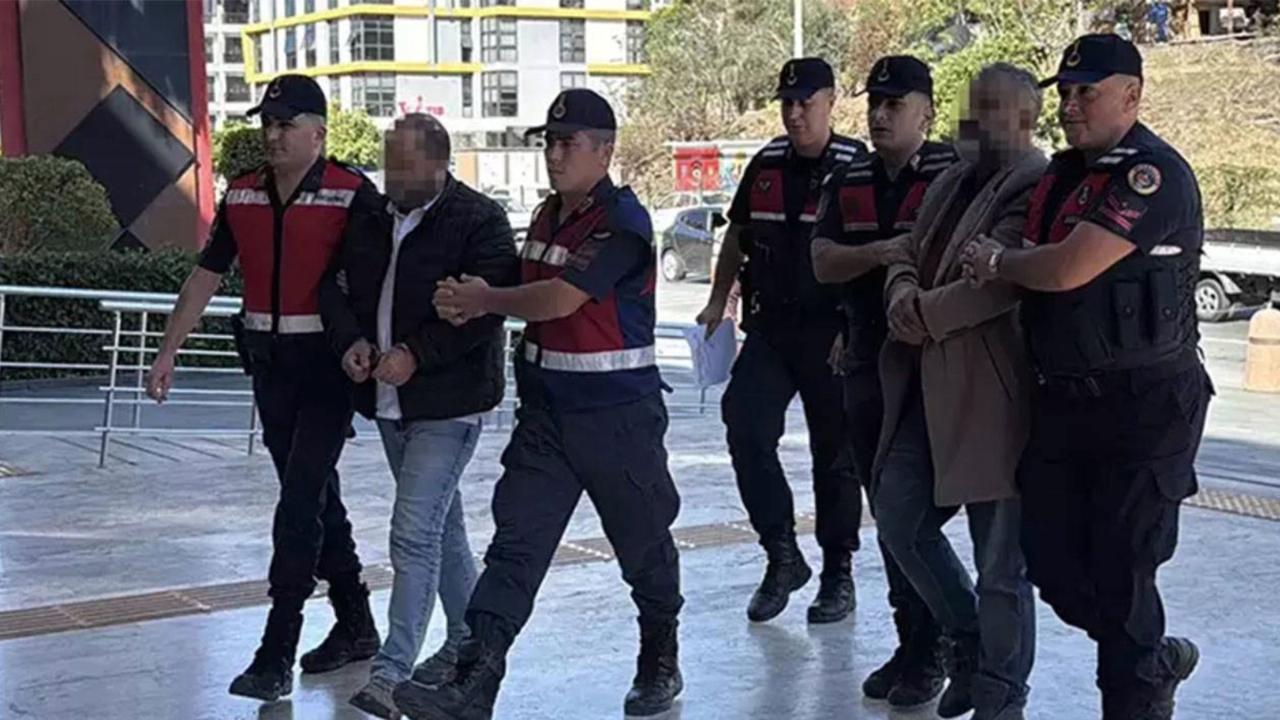 Sahte kimlikle başkasına ait 1,5 milyon euroluk arsa satan 5 kişi tutuklandı