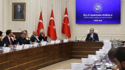 Vedat Işıkhan, işçi ve işveren sendika temsilcileriyle bir araya geldi