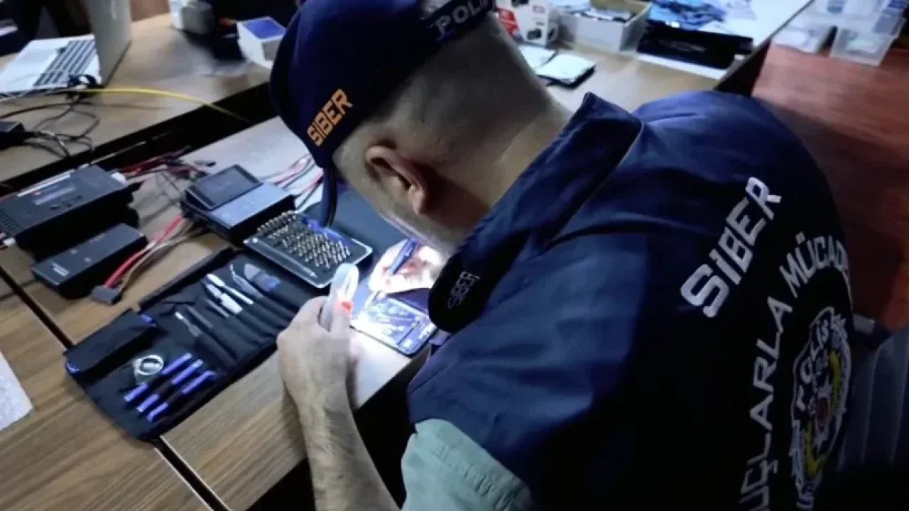 10 İlde &#039;Arı Kovanı&#039; Baskını! Milyonluk Para Trafiği Ortaya Çıktı