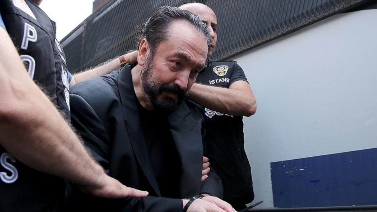 Adnan Oktar paylaşımlarına &#039;suçu ve suçluyu övme&#039; soruşturması