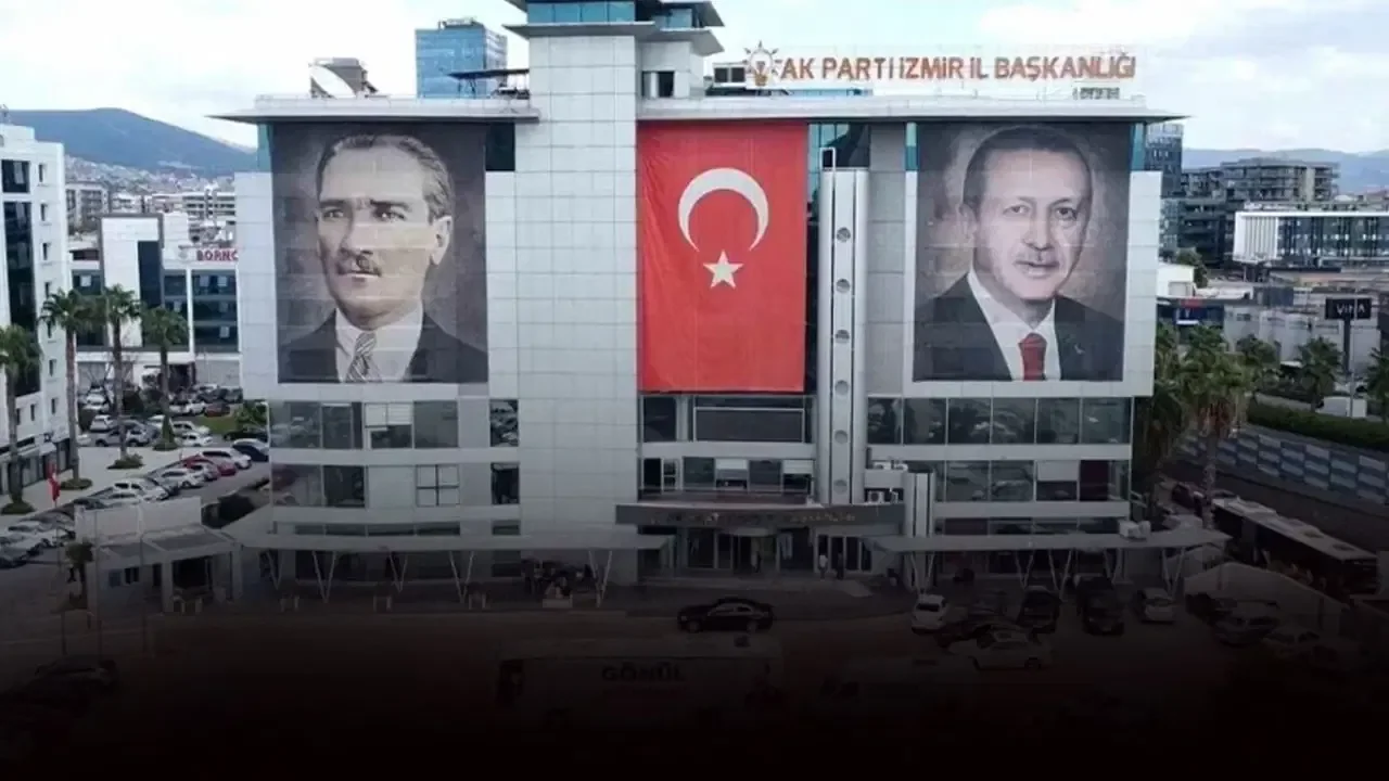 AK Parti&#039;li yetkiliden çirkin paylaşım: Atatürk&#039;ü hedef aldı, görevine son verildi