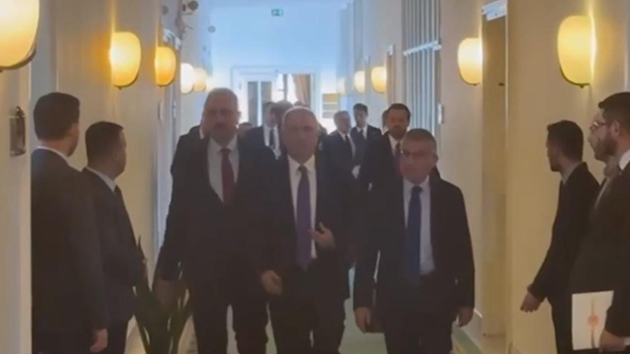 AK Parti&#039;nin &quot;İmralı&quot; toplantısı öncesi TBMM&#039;de dikkat çeken görüşme