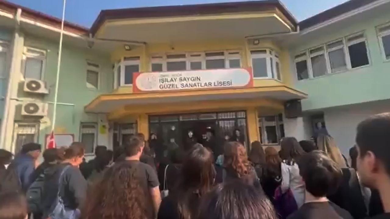 &#039;Andımız&#039;ın okunmasını engellemek isteyen müdürün görüntülerine CHP&#039;den tepki: Büyük rezalettir