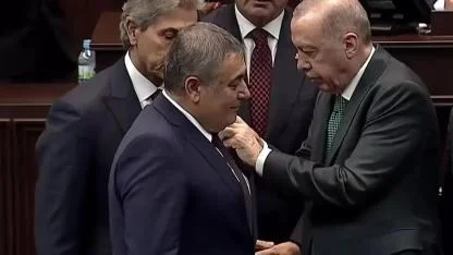 Biri CHP’den biri Yeniden Refah’tan istifa etmişti: 2 belediye başkanı daha AKP'ye geçti!