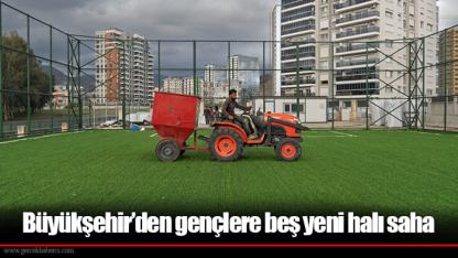 Büyükşehir’den gençlere beş yeni halı saha