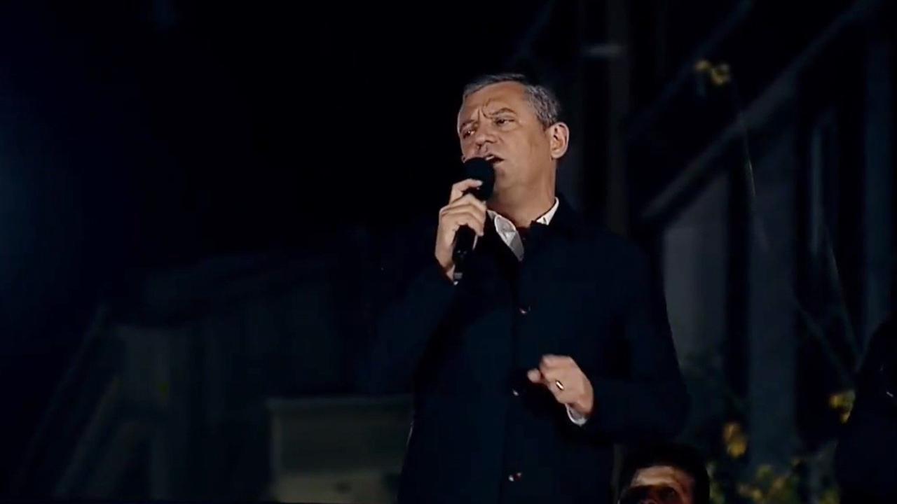 CHP Genel Başkanı Özgür Özel, Sırrı Süreyya Önder&#039;in Akın Gürlek anısını anlattı: &#039;Sırıttı bastı 3,5 yıl cezayı&#039;