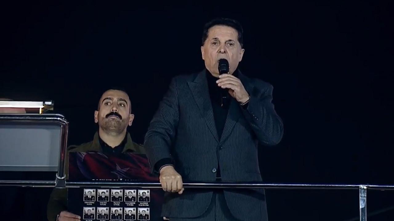 CHP&#039;den İBB iddianamesinin ardından ilk miting: Ahmet Özer&#039;in konuşmasıyla başladı