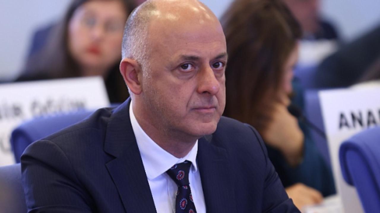 CHP&#039;li Ümit Özlale: 5 yılda 4 Maliye Bakanı, 5 TCMB Başkanı değişti; sorun bürokratlarda değil sistemde