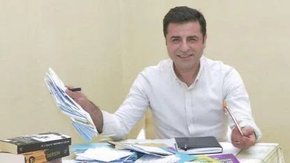 Demirtaş'tan 'kar makinesi' metaforlu yeni açıklama: Oyalanırsanız kar yolları kapatır