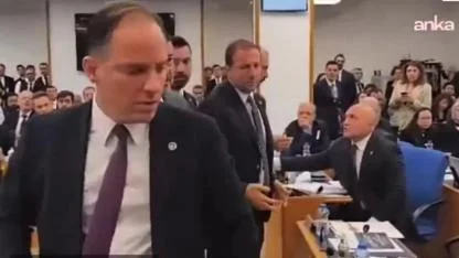 Deniz Yavuzyılmaz Meclis’te fena öfkelendi: “Diktatör müsünüz ya?”