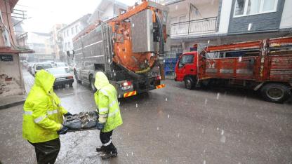 Ekipler 24 saat sahada.. İzmir’de yağmur alarmı