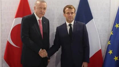 Erdoğan, Macron ile görüştü