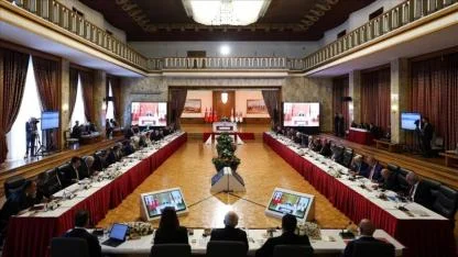 İmralı tartışması sürerken CHP’den eş zamanlı hamle: Özel’in Demirtaş ziyareti gündemde