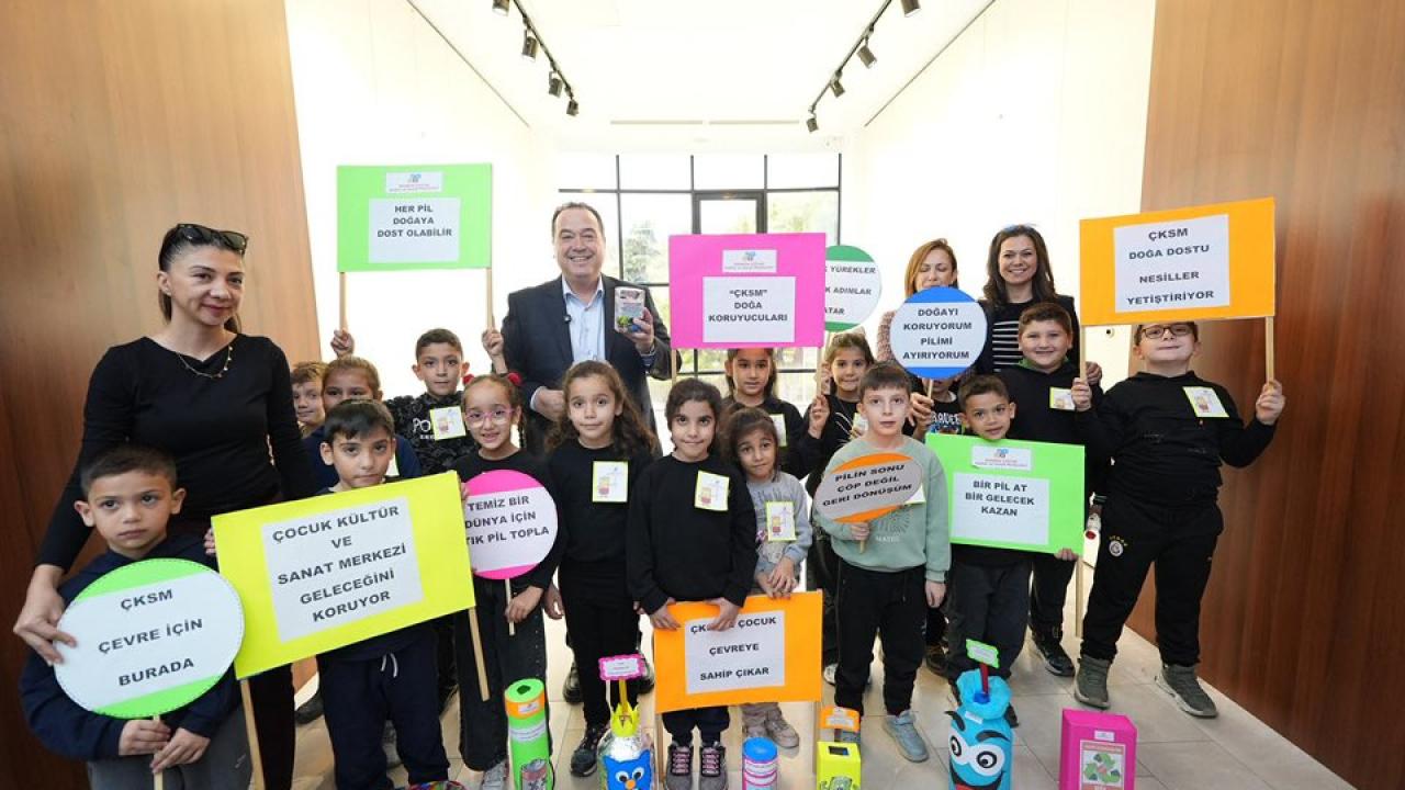 Manisa&#039;dan Örnek Çevre Projesi: Atık Pil Getirene Zeytin Fidanı