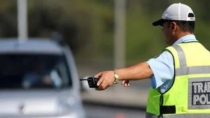 Motorlu araç sürücüleri için kask, koruyucu eldiven ve gözlük takma şartı getirildi