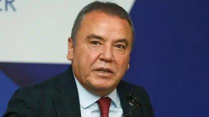 Muhittin Böcek hastaneye kaldırıldı