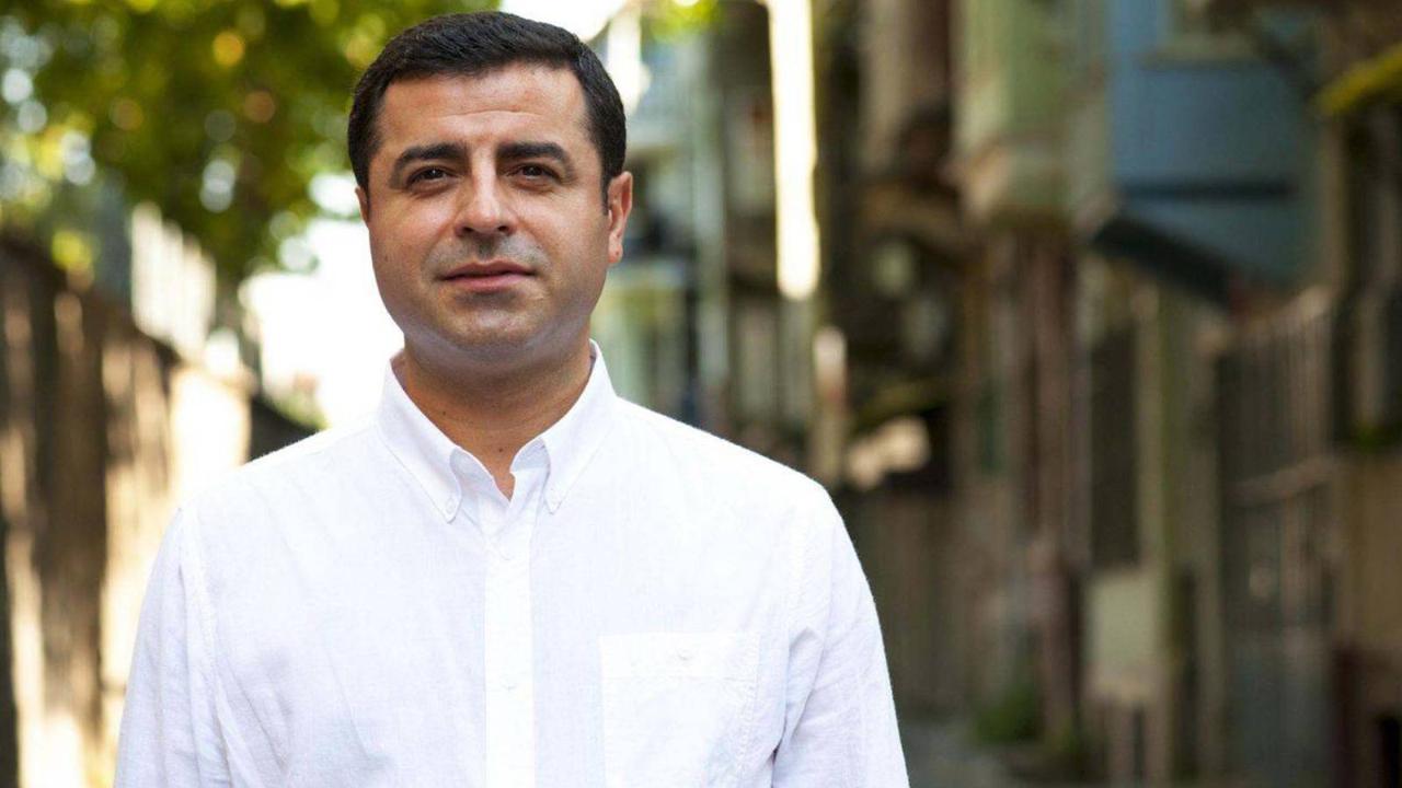 Tahliyesi beklenen Demirtaş&#039;a yeni dava: Dosyalar birleştirildi, 7 yıla kadar hapsi istendi