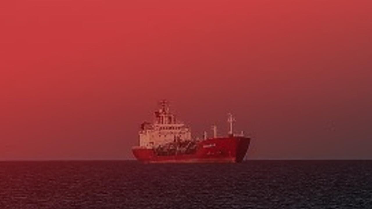 Tanker gemisinde zehirlenme vakası: 1 ölü