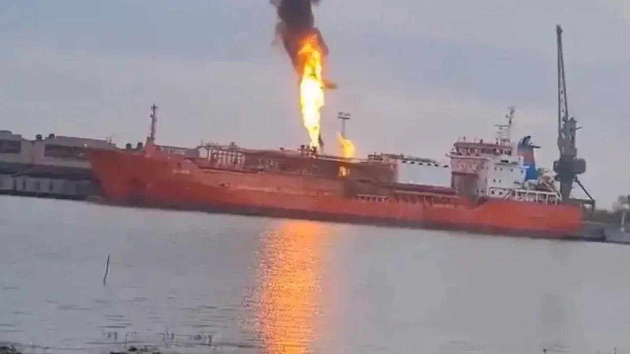 Türk gemisi Ukrayna&#039;da drone saldırısına uğradı