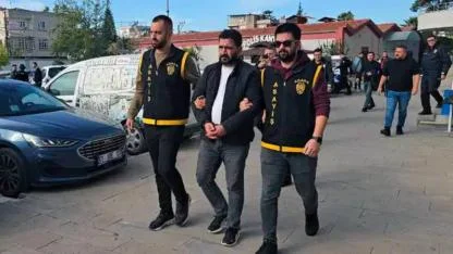 179 suçtan aranan kişi AVM'de mağaza gezerken yakalandı!