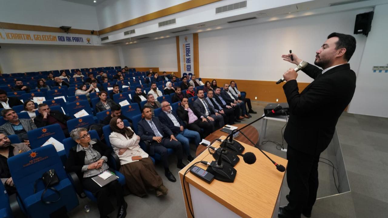 AK Parti İzmir’den ‘’3 Kademe Tanıtım ve Medya Eğitim Programı’’