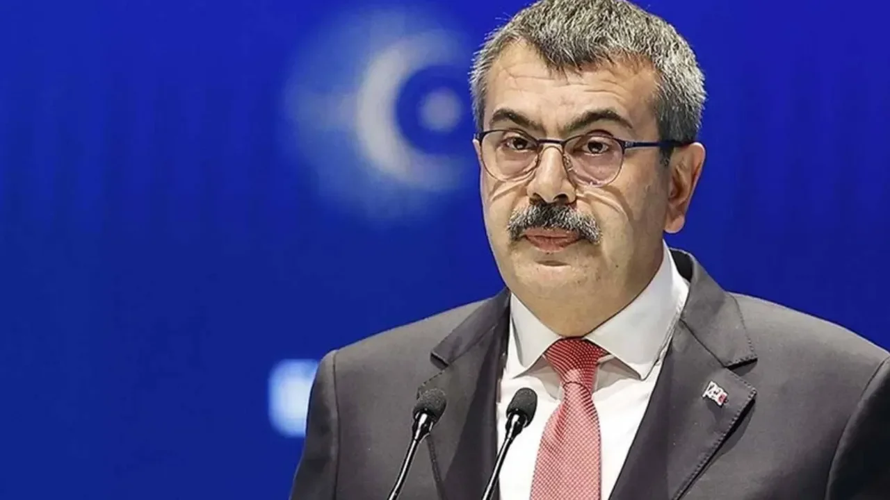 Bakan Tekin'den DEM Partili Altın'a 'yıldızlı pekiyi': Sınıfı geçtiniz