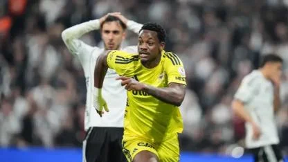 Başakşehir-Fenerbahçe Maçında İlk Düdük Çaldı