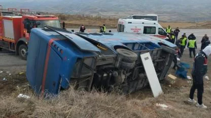 Cezaevi nakil aracı devrildi, 5 kişi yaralandı