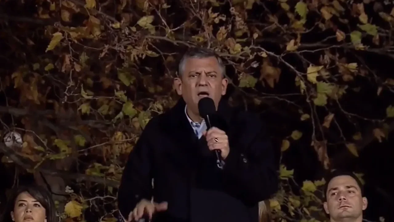 CHP 77. mitingini Kağıthane'de yapıyor: Özel'den Erdoğan'a 'artık yeter, rakibinden korkma, cesaretin varsa çık karşımıza'