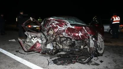 Cinayet gibi kaza: Çanakkale’de polisin “dur” ihtarına uymayan sürücü kaçarken ters yöne girdi, 5 kişi öldü