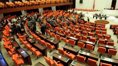 DEM Partililerden 'o bebek katili şerefsiz' sözlerine tepki: Mecliste gerginlik