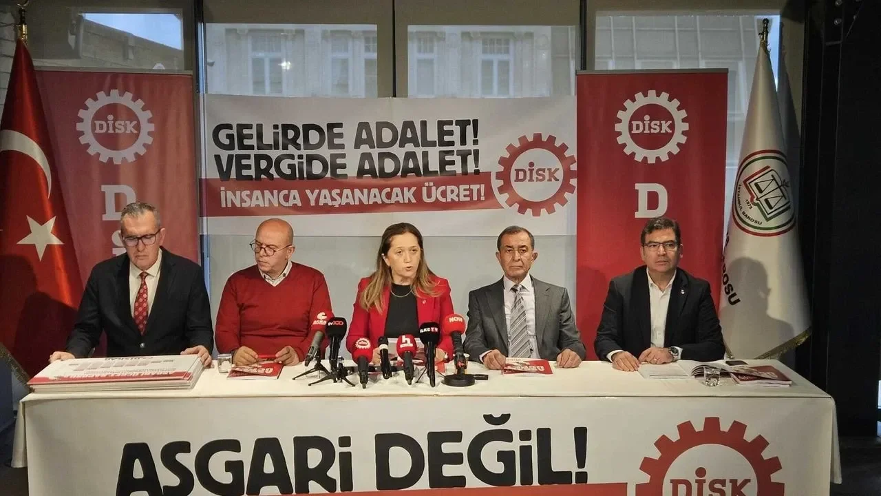DİSK&#039;ten asgari ücret talebi: Enflasyon tek haneye düşene kadar yılda iki kez güncellenmeli