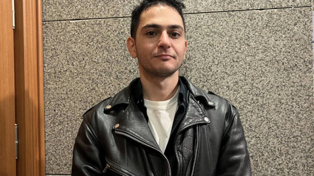 Gazeteci Furkan Karabay&#039;a üç suçlamadan 4 yıl 3 ay hapis cezası ve tahliye