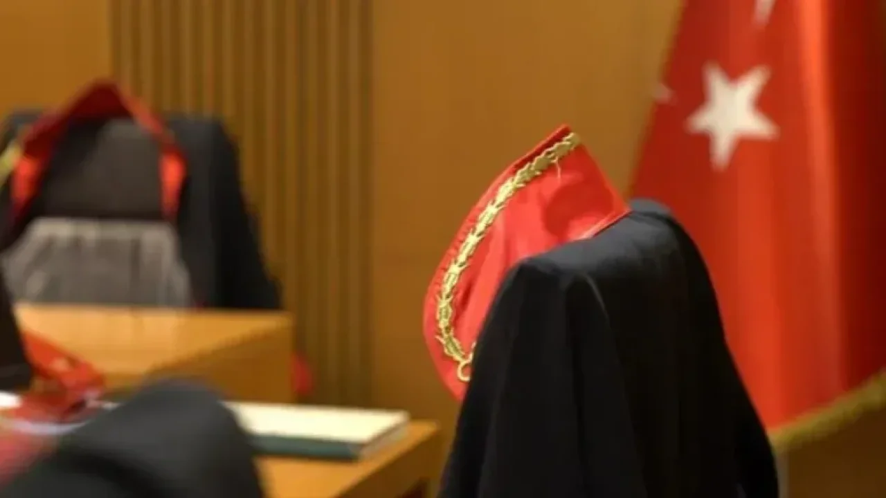 Hakim sanığı mahkemede görünce şaşıp kaldı: &#039;Seni mi müdür yaptılar?&#039;