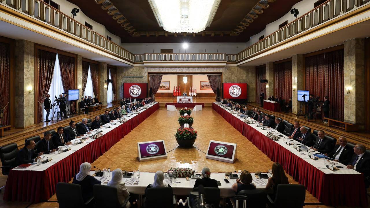 İmralı ziyareti sonrası ilk toplantı: Komisyon 19. toplantısını yarın gerçekleştirecek