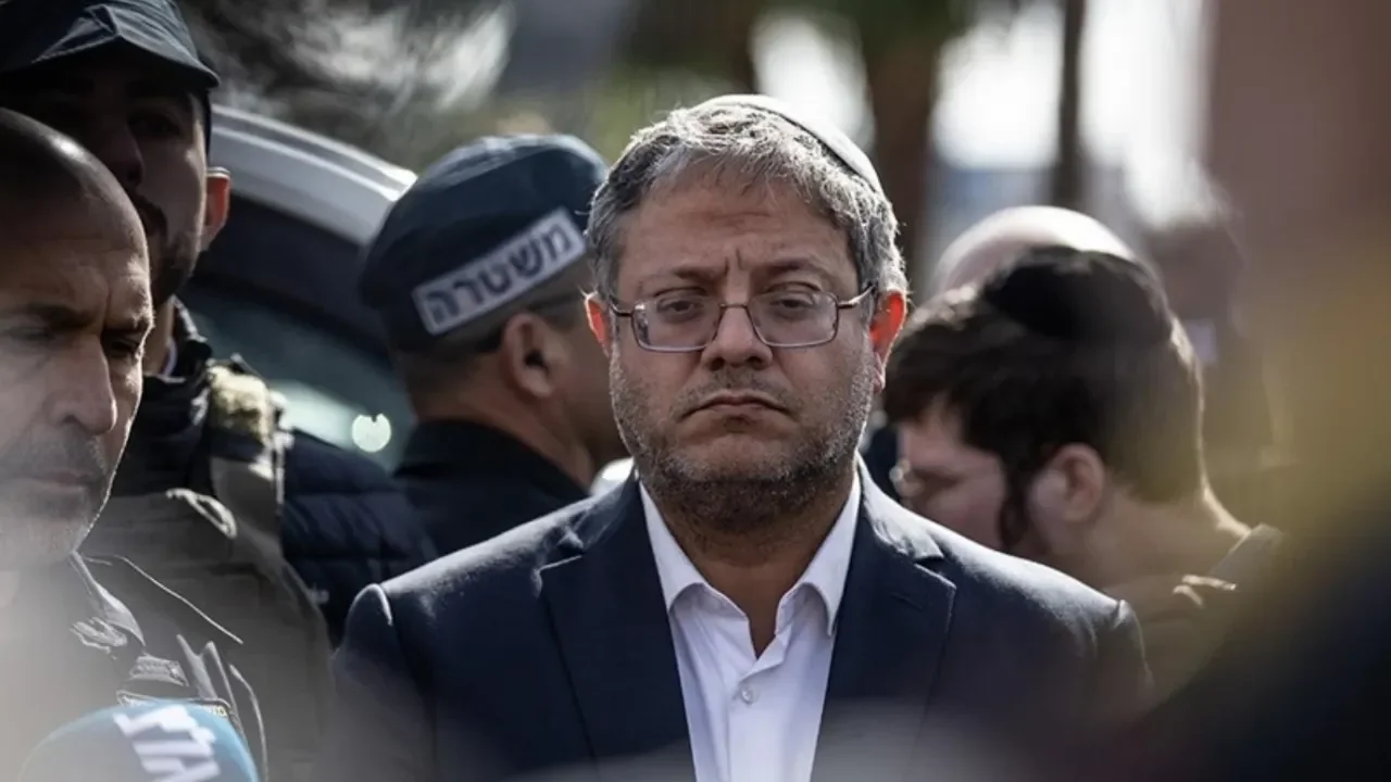 İsrailli bakan taşlandı