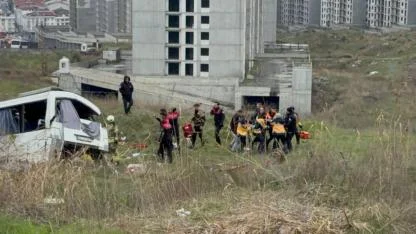 İstanbul'da işçi servisi şarampole yuvarlandı: Can kaybı artıyor!