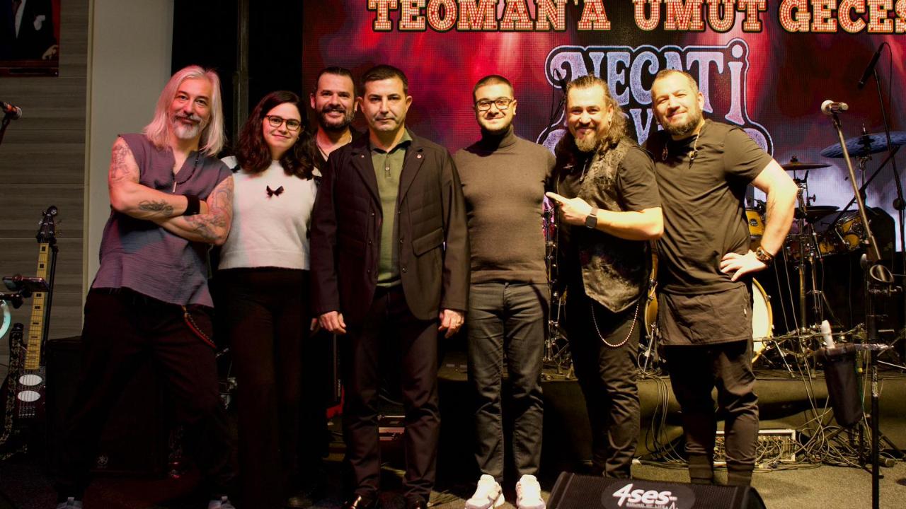 Kuşadası Başkanı Ömer Günel'in öncülüğünde Teoman Bebek için kenetlendiler