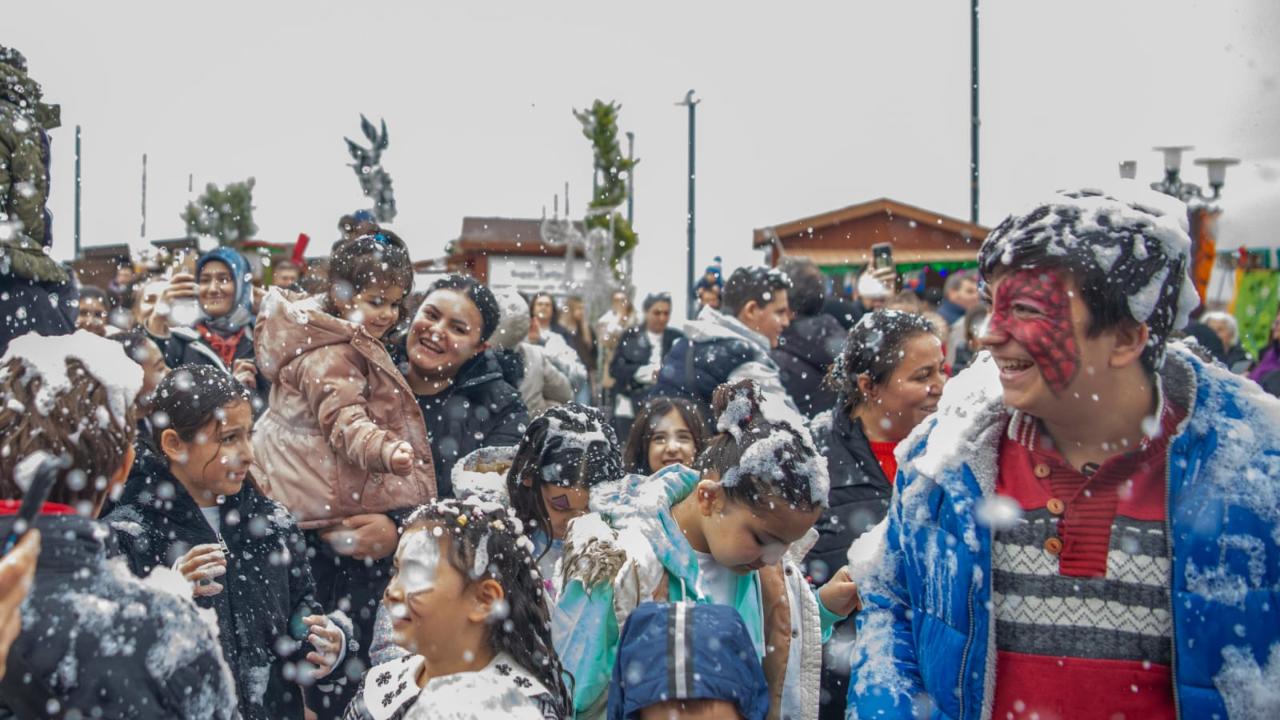 Kuşadası'nda yılbaşı eğlenceleri başladı