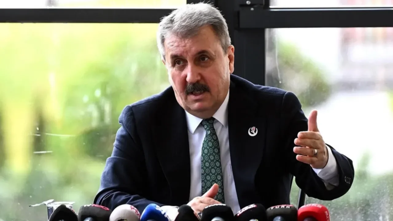 Mustafa Destici'nin hedefinde Gülben Ergen var