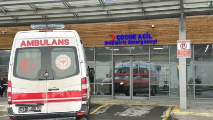 Okul Bahçesinde Ücretsiz Dağıtılan Çikolata 20 Öğrenciyi Hastanelik Etti