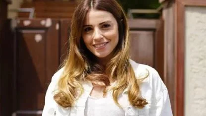 Oyuncu Ezgi Eyüboğlu'nun da olduğu 8 kişiye 'uyuşturucu' gözaltısı