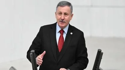 Özdağ: Üst Bürokratlara Yapılan Gece Yarısı Zammı Kamu Reformuna Darbedir